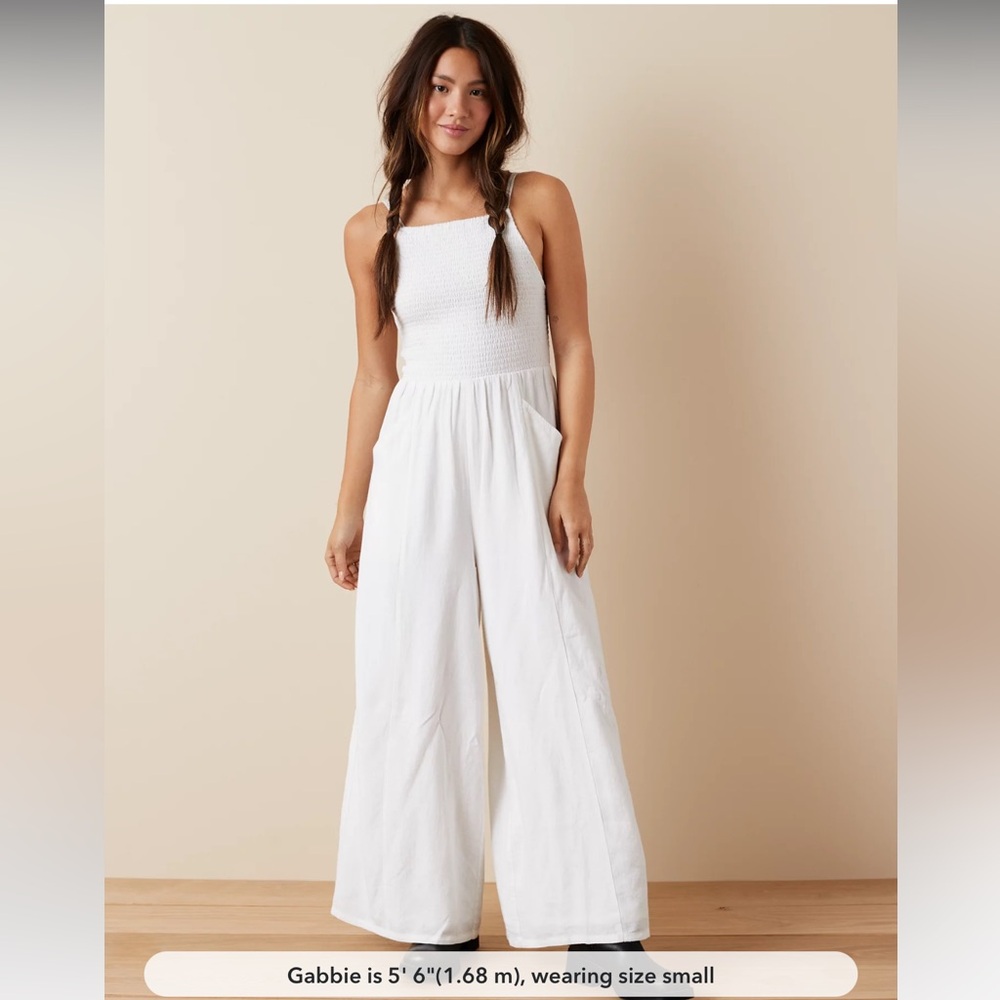 American Eagle Wide-Leg White Strappy Jumpsuit with Pockets XS